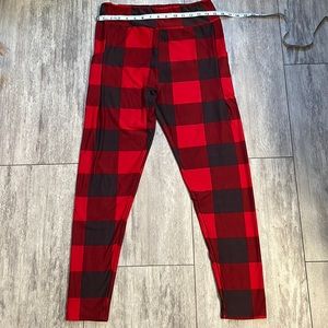Simple Addiction Buffalo Plaid Leggings w/pockets- Size L/XL
